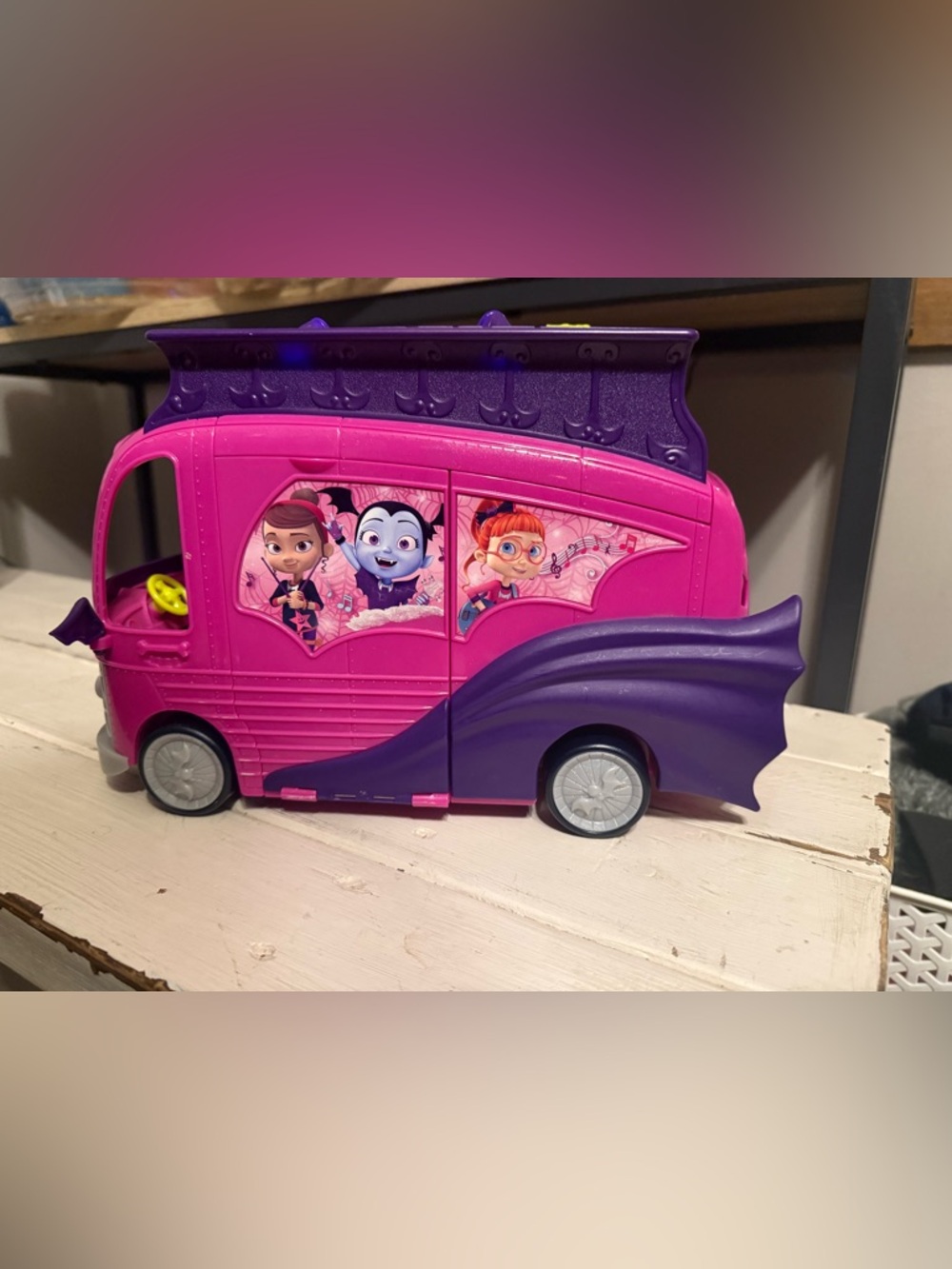 Vampirina Rock N Jam Touring Van toy Sounds-Works